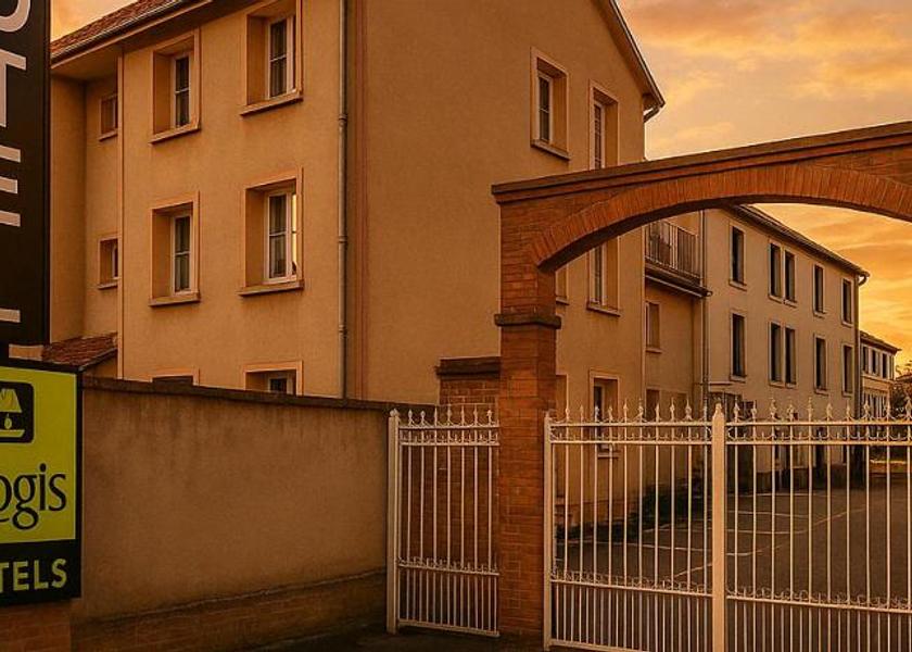 Grand Est Troyes Exterior view