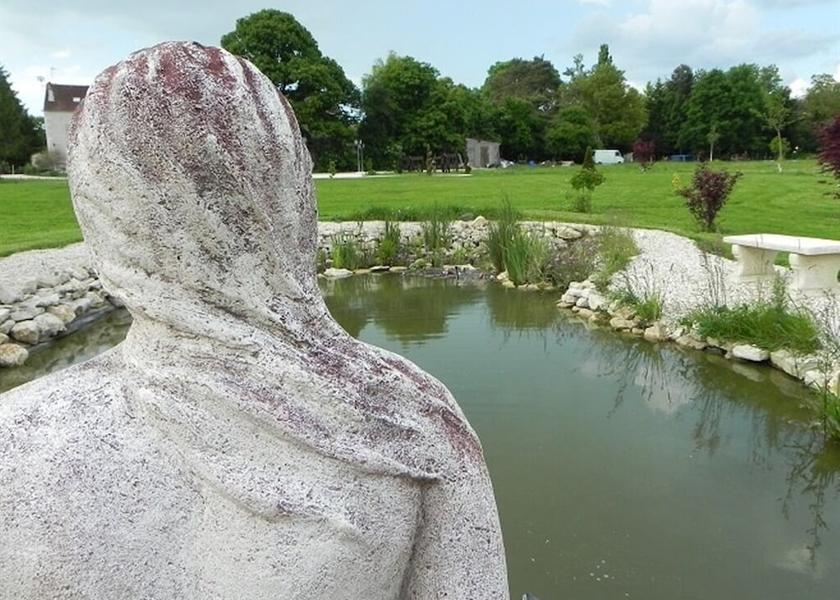 Bourgogne-Franche-Comte Etais-La-Sauvin Garden