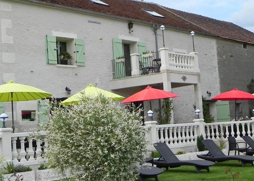 Bourgogne-Franche-Comte Etais-La-Sauvin Exterior Detail