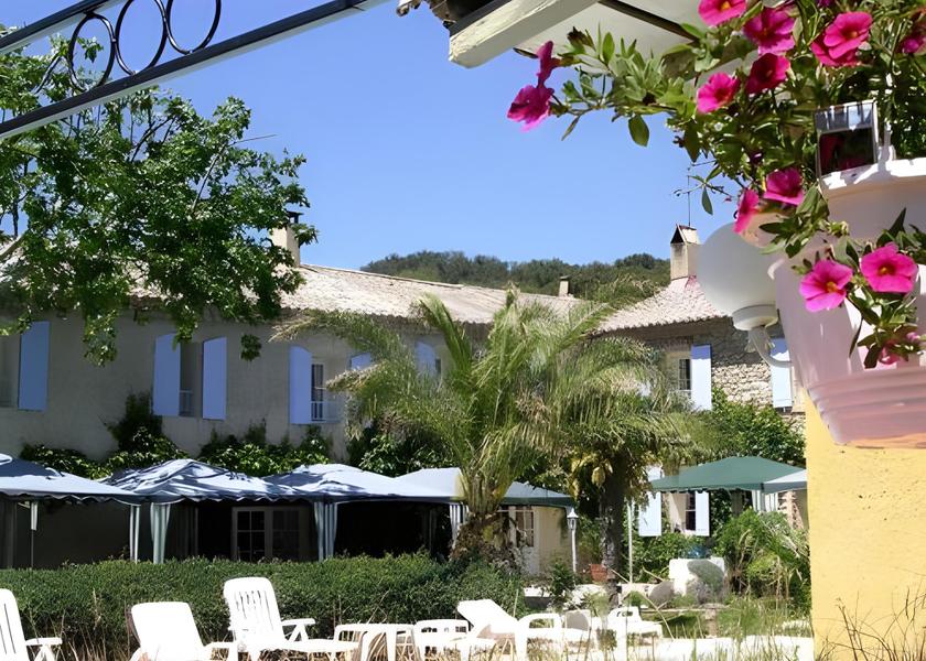 Provence - Alpes - Cote d'Azur Chateauneuf-du-Pape exterior view