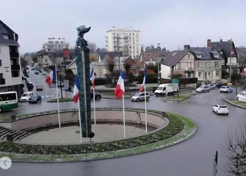 Normandy Alencon Exterior Detail