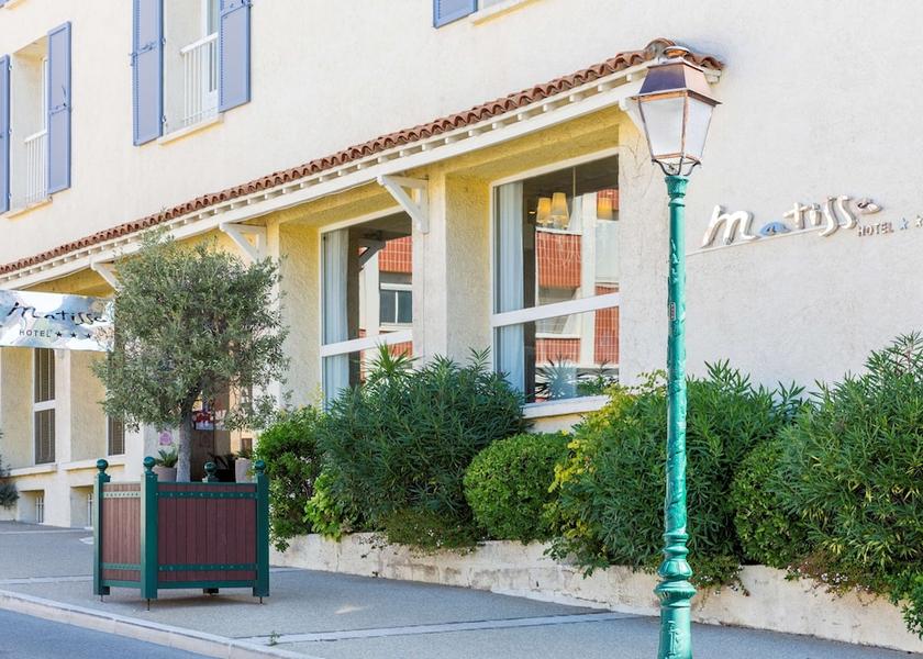 Var Sainte-Maxime Exterior Detail