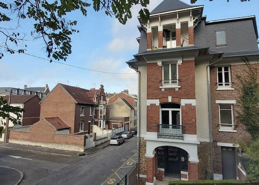 Hauts-de-France Peronne Facade