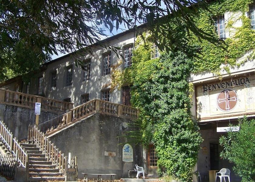 Occitanie Montolieu Exterior Detail