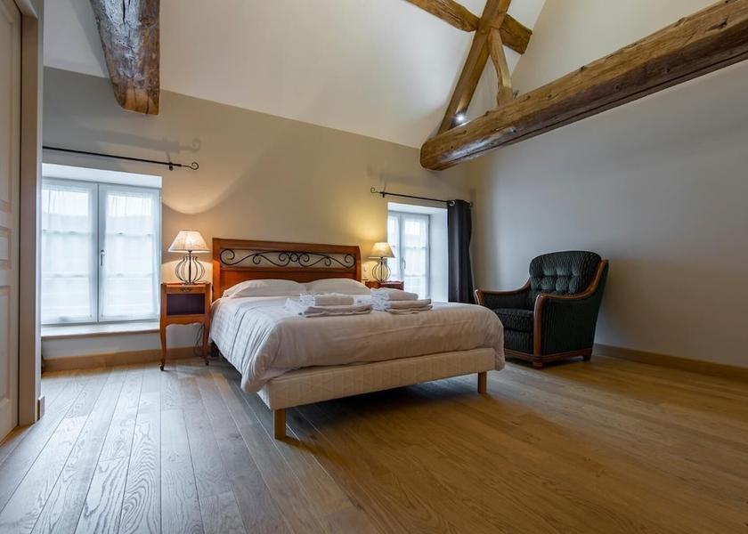 Bourgogne-Franche-Comte Aze Room