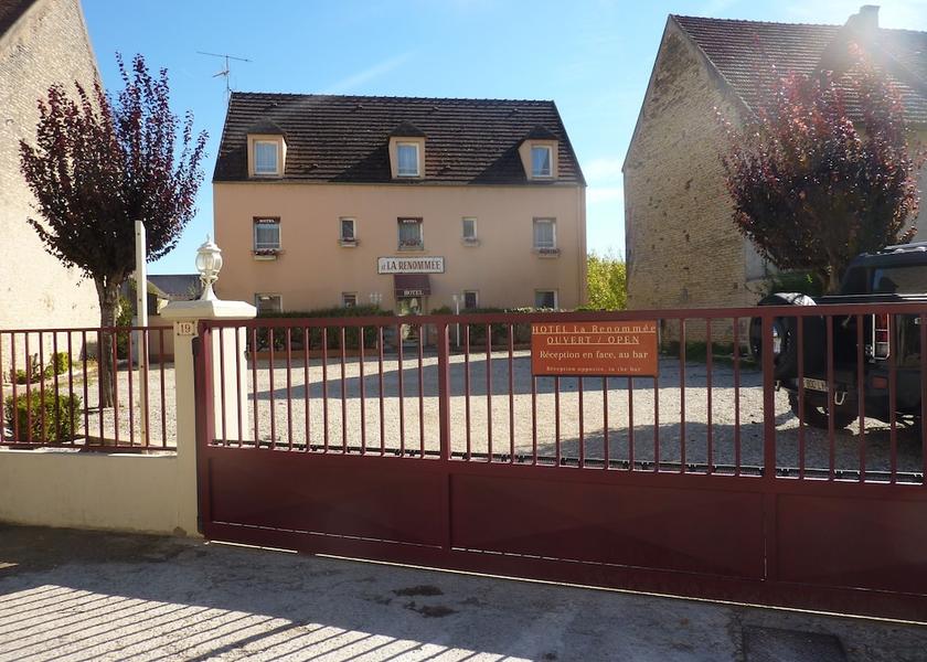 Bourgogne-Franche-Comte Saint-Pere Facade