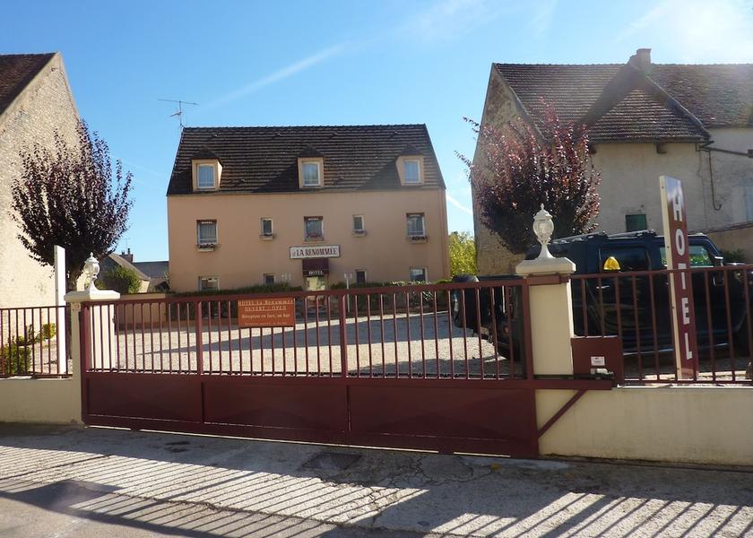 Bourgogne-Franche-Comte Saint-Pere Exterior Detail