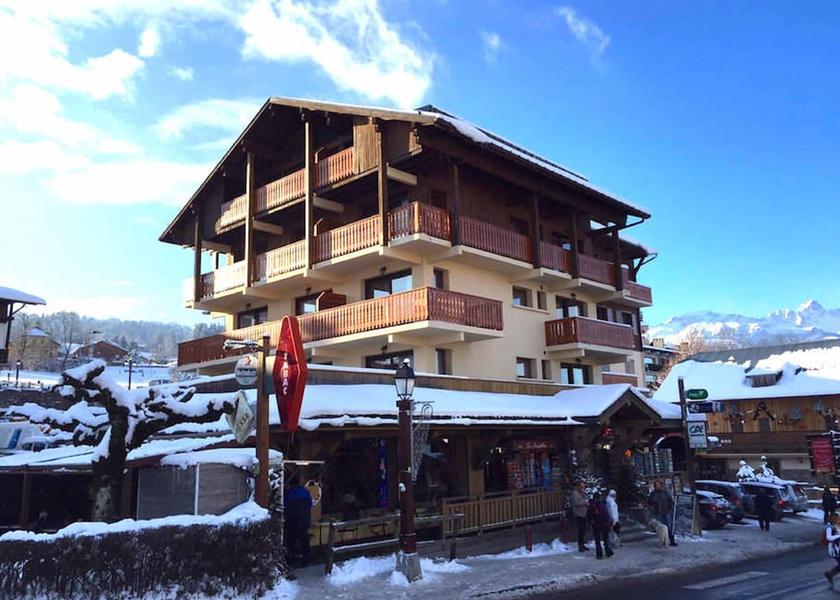 Auvergne-Rhone-Alpes Combloux Facade