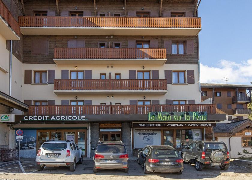 Auvergne-Rhone-Alpes Combloux Facade