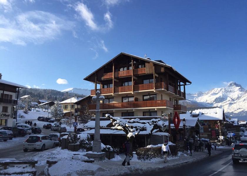 Auvergne-Rhone-Alpes Combloux Facade
