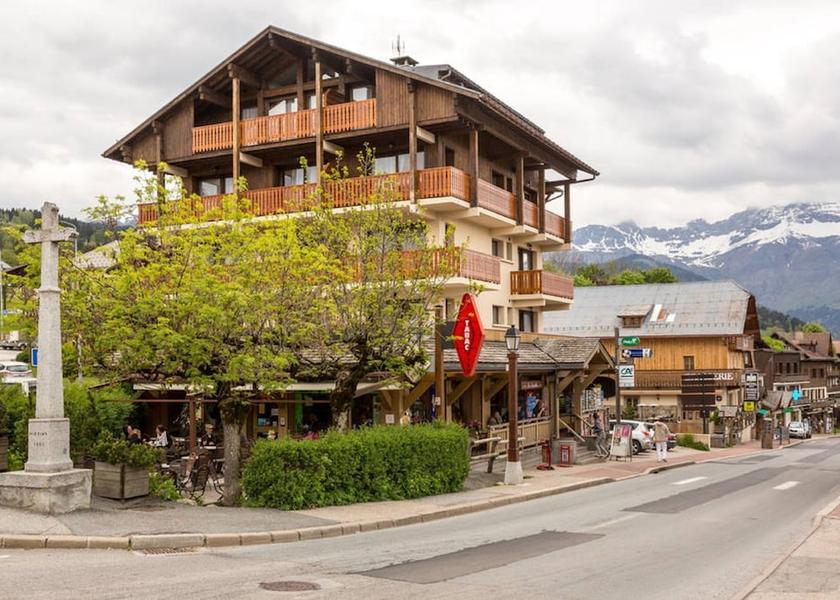 Auvergne-Rhone-Alpes Combloux Facade