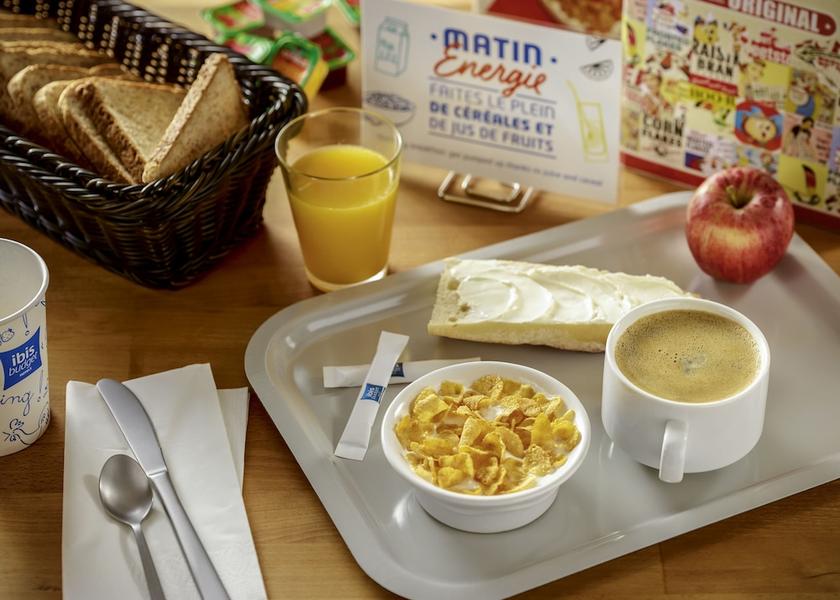 Île-de-France Avon Breakfast meal