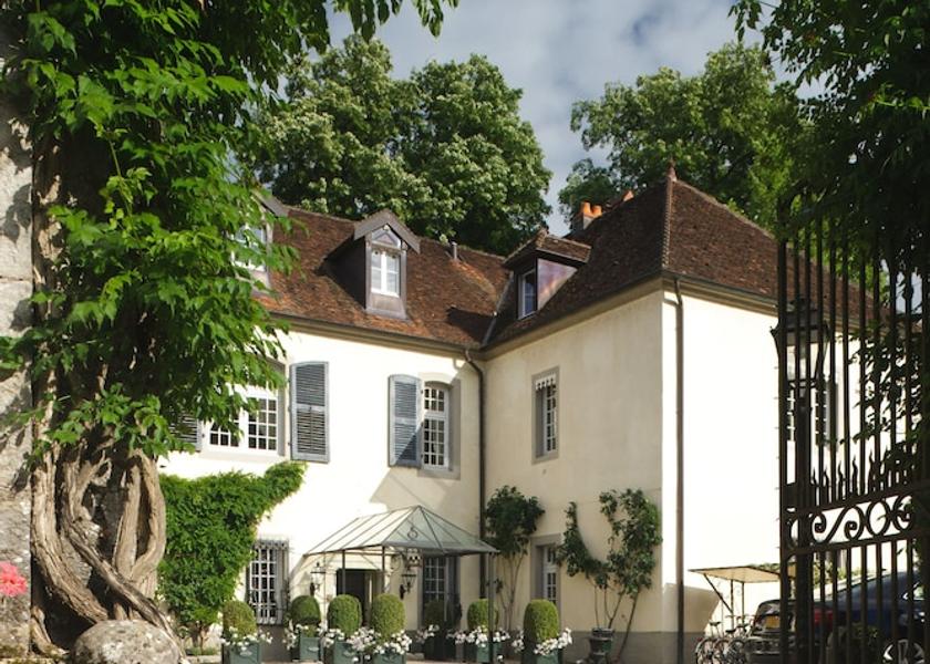 Bourgogne-Franche-Comte Port-Lesney Facade