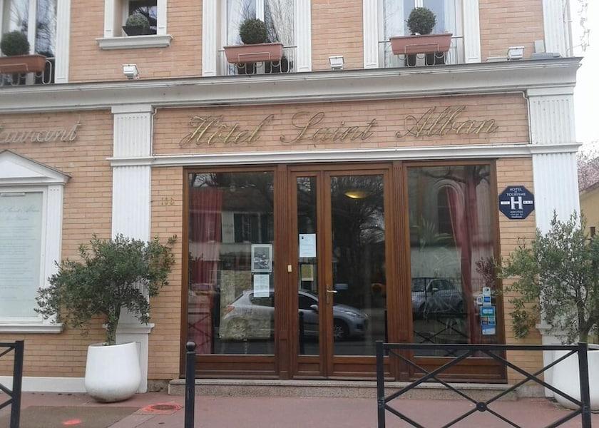 Ile-de-France Saint-Maur-des-Fosses Exterior Detail