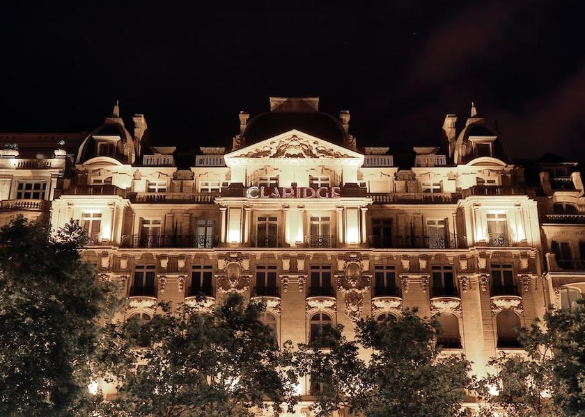 Ile-de-France Paris Exterior Detail