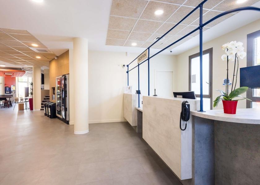 Île-de-France Nanterre Reception
