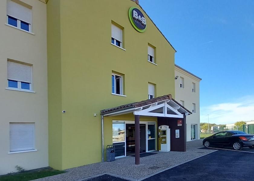 Nouvelle-Aquitaine Castelculier Facade