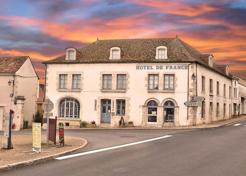 Nouvelle-Aquitaine Saint-Savin Facade