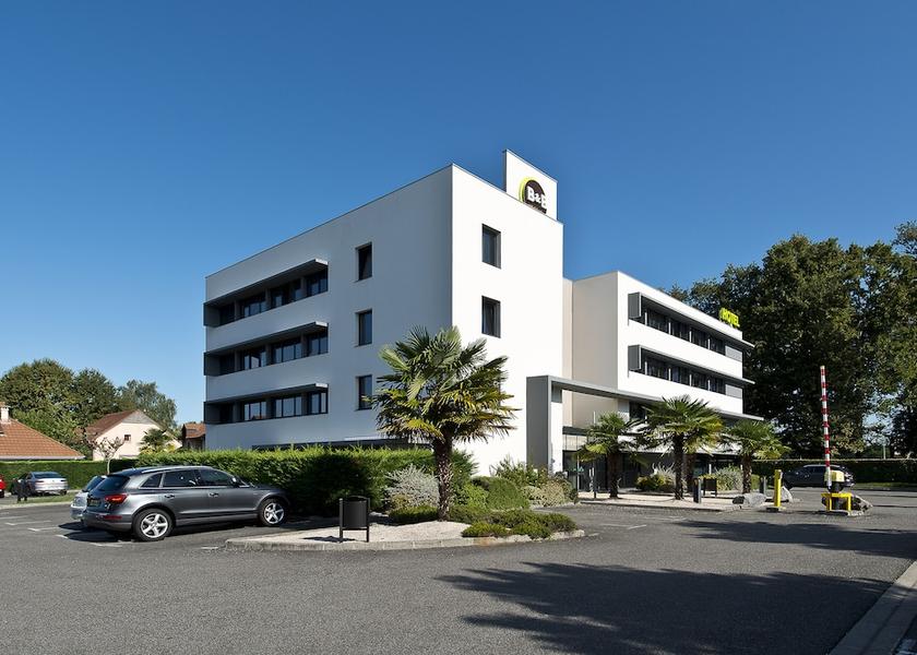 Nouvelle-Aquitaine Pau Front of property