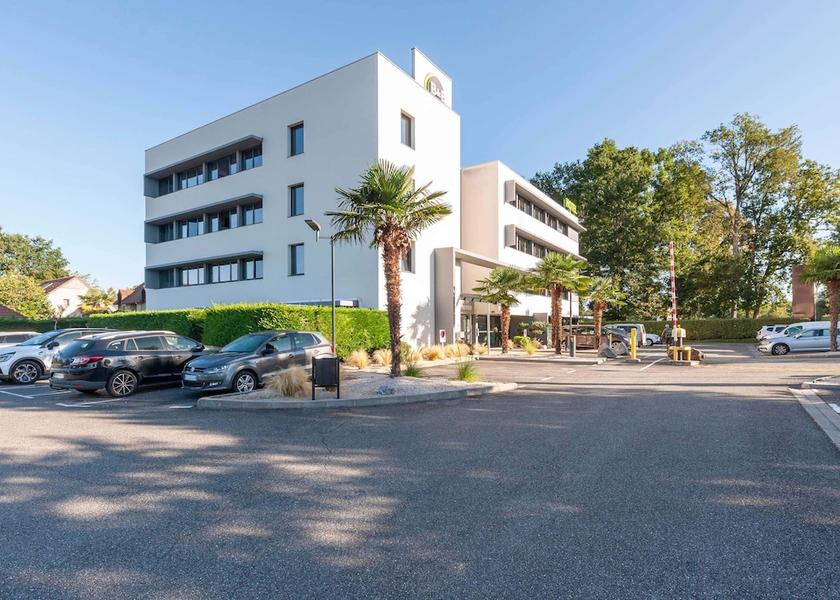 Nouvelle-Aquitaine Pau Front of property