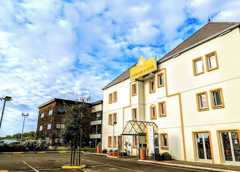 Pays de la Loire Les Ponts-de-Ce Exterior Detail