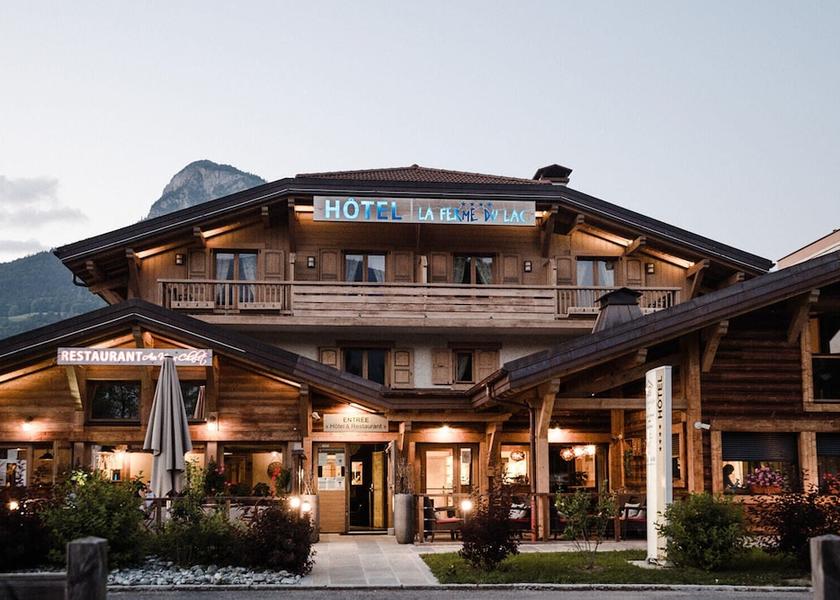 Auvergne-Rhone-Alpes Thyez Facade