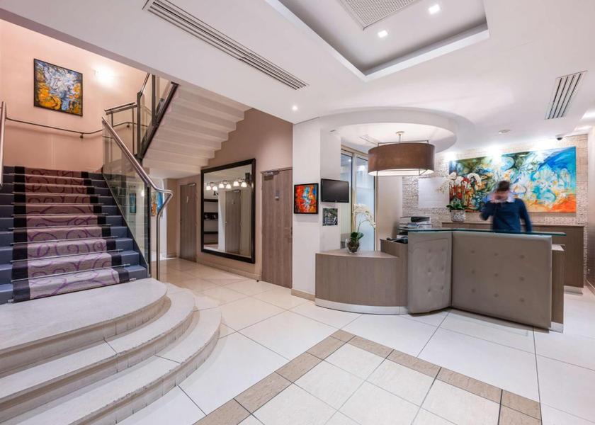 Ile-de-France Rueil-Malmaison lobby