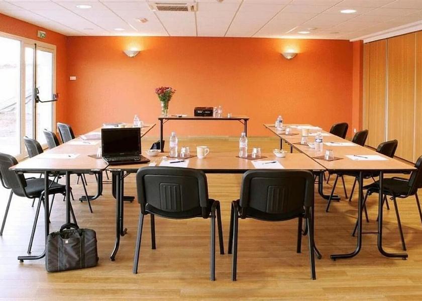 Hauts-de-France Caudry Meeting Room