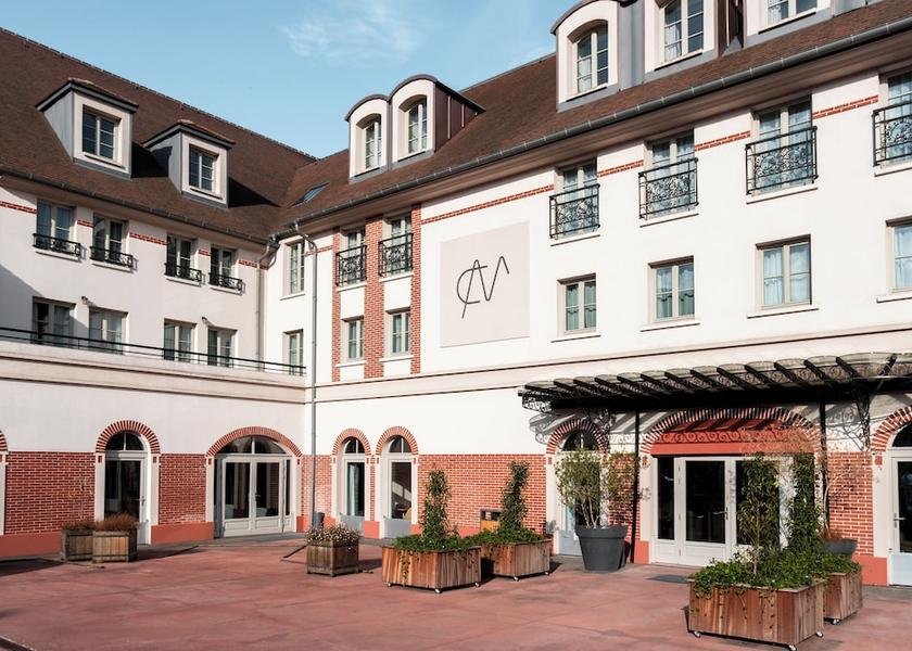 Centre - Loire Valley Maintenon Facade