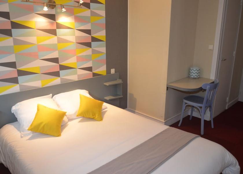 Auvergne-Rhône-Alpes Saint-Georges-de-Reneins Room