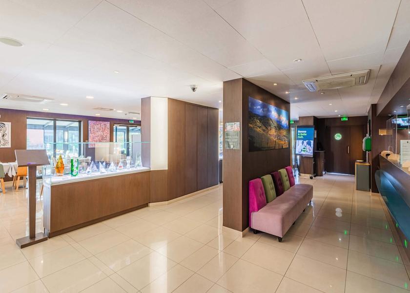 Grand Est Colmar Lobby