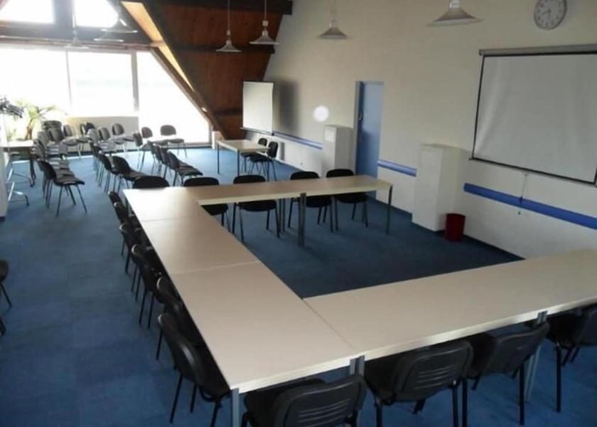 Centre-Loire Valley Gien Meeting facility