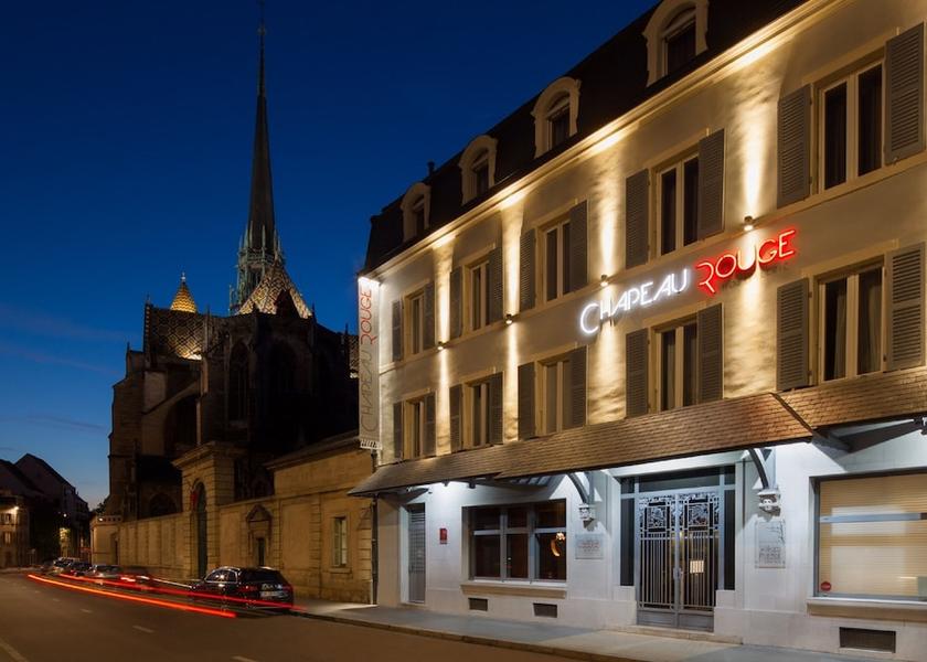 Bourgogne-Franche-Comté Dijon Front of property - evening/night