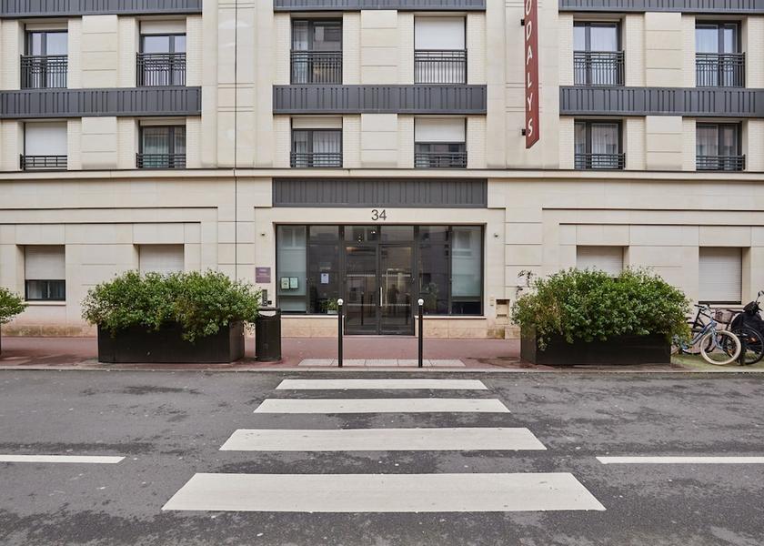 Ile-de-France Levallois-Perret Exterior Detail