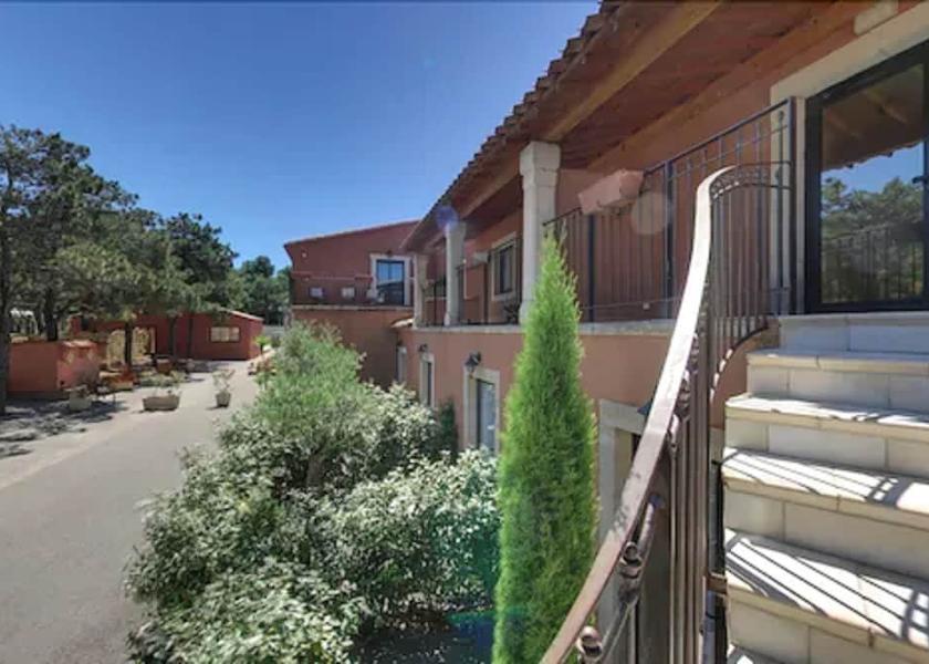 Occitanie Vinassan Exterior Detail