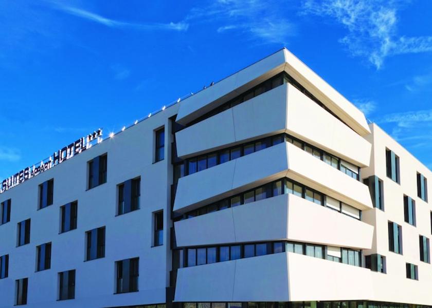 Nouvelle-Aquitaine Pessac Facade