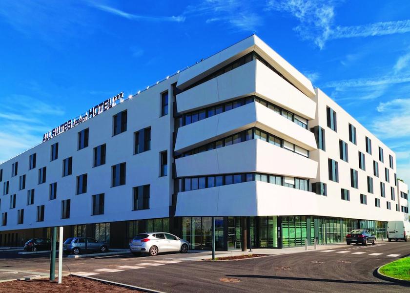 Nouvelle-Aquitaine Pessac Facade