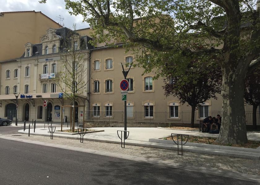 Auvergne-Rhone-Alpes Le Puy-en-Velay Facade