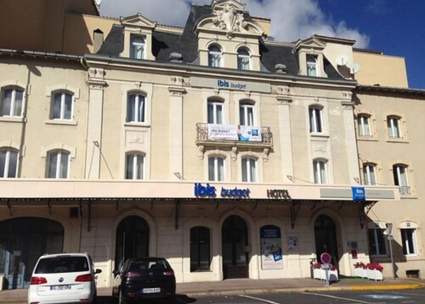 Auvergne-Rhone-Alpes Le Puy-en-Velay Facade