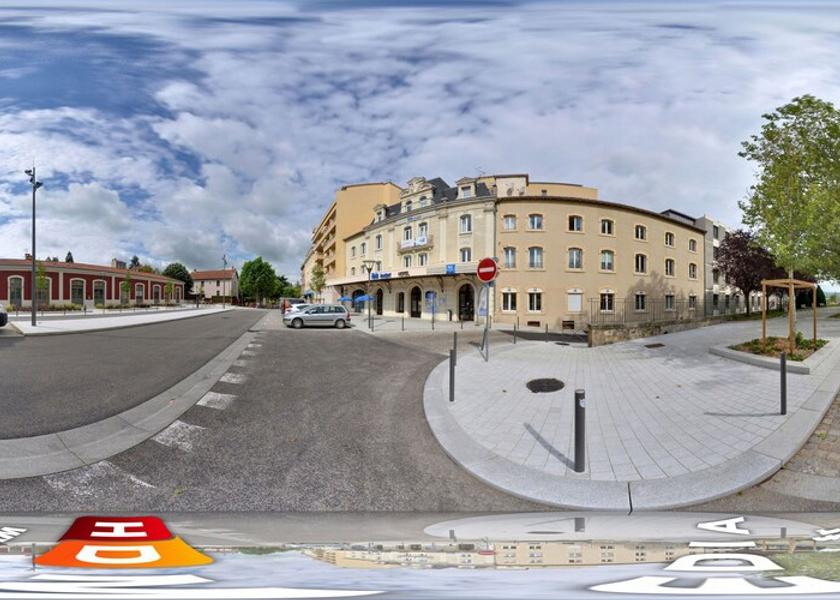 Auvergne-Rhone-Alpes Le Puy-en-Velay Facade