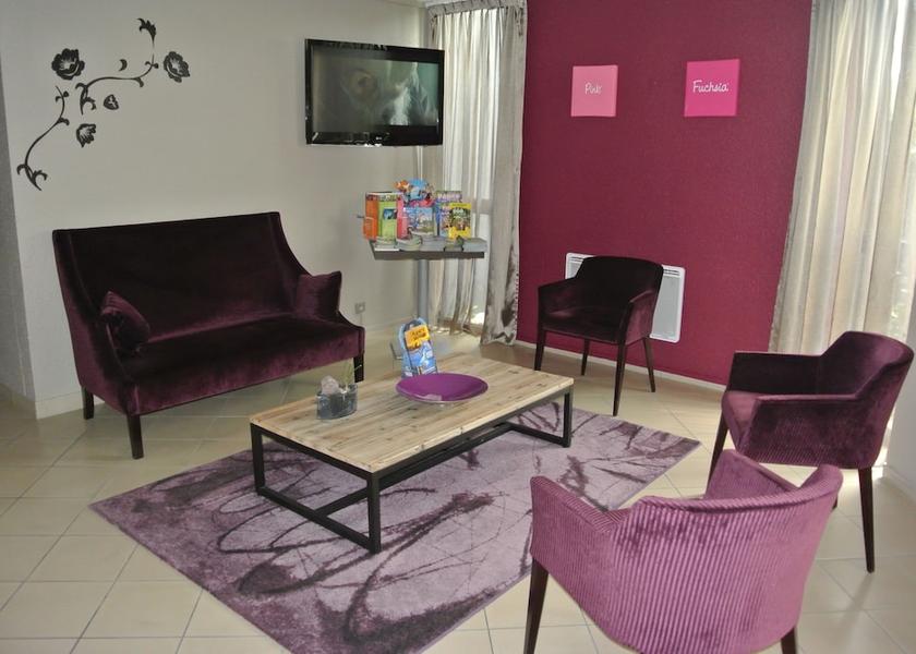 Pays de la Loire Arnage Interior Entrance