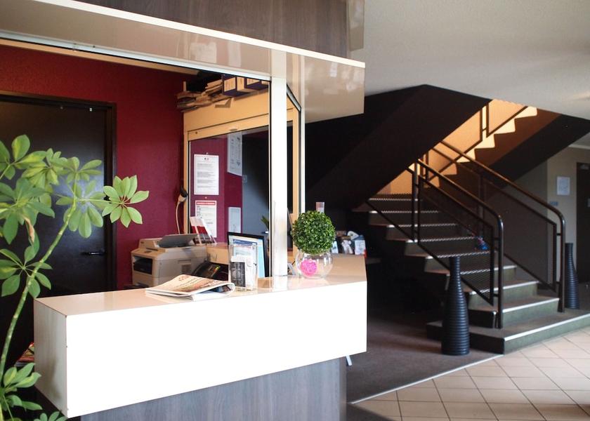 Pays de la Loire Arnage Reception