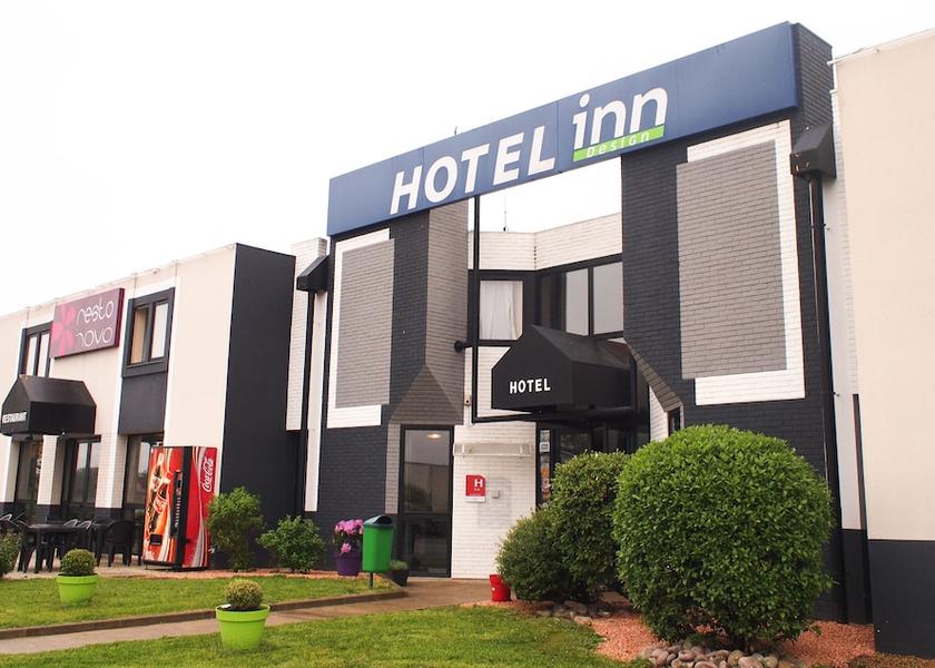 Pays de la Loire Arnage Facade