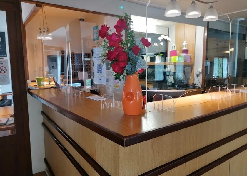 Grand Est Woippy Reception