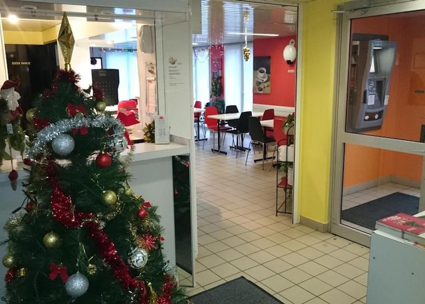 Grand Est Talange Lobby