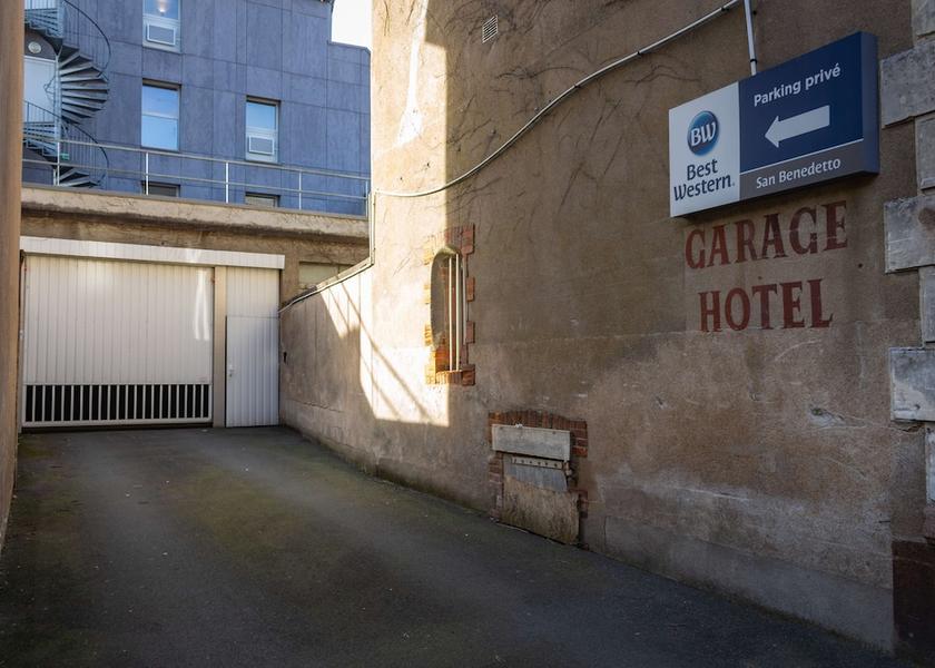 Pays de la Loire Cholet Exterior Detail