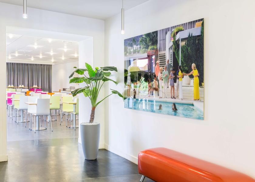 Pays de la Loire Cholet Lobby