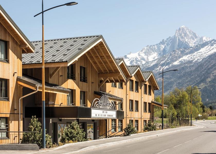Auvergne-Rhone-Alpes Les Houches Facade