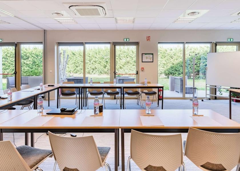 Auvergne-Rhone-Alpes Brignais Meeting Room