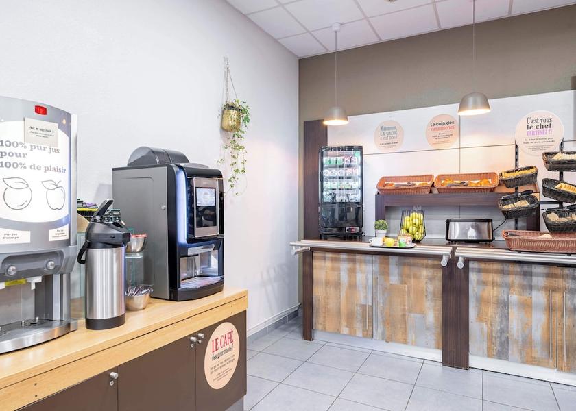 Hauts-de-France Louvroil Breakfast buffet